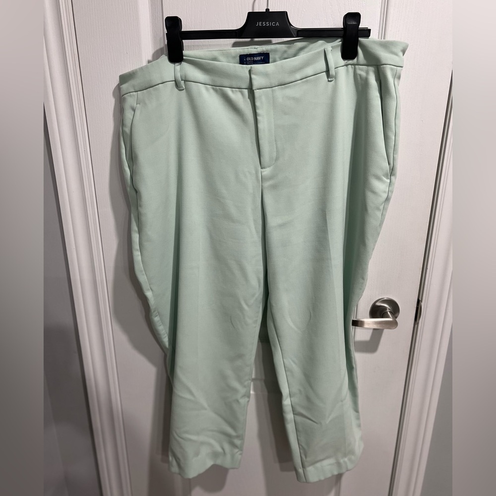 Plus Size (22 Tall) Old Navy Light Green Ankle Pants/Capris